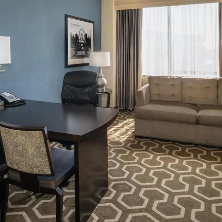 Embassy Suites By Hilton St Louis Airport-3