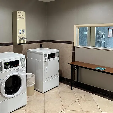 Quality Inn & Suites Grants - I-40-3