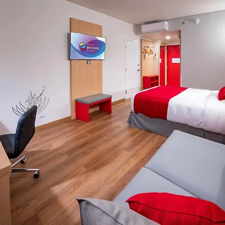 Ramada Encore by Wyndham Guadalajara Aeropuerto-3