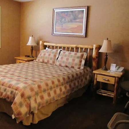 Elkwater Lake Lodge And Resort-3