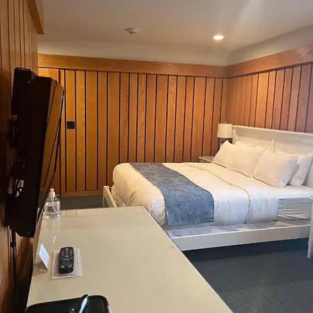 The Leland Lodge-3