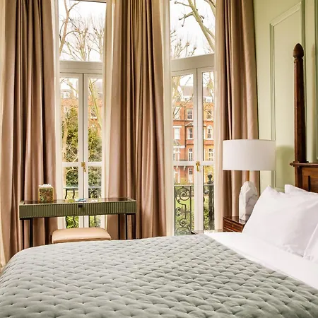 Ellen Kensington-3