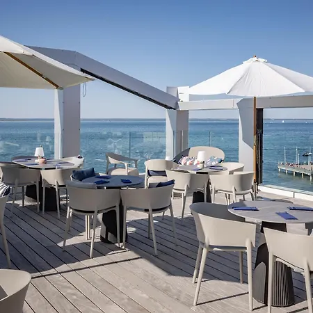Les Vagues Hotel & Spa-3