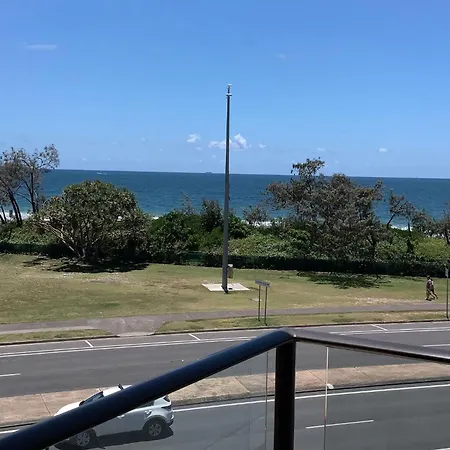 Meridian Alex Beach Apartments-3