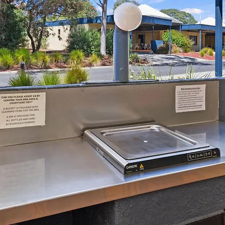 Comfort Inn & Suites Riverland-3