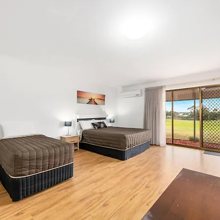 Comfort Inn & Suites Riverland-2