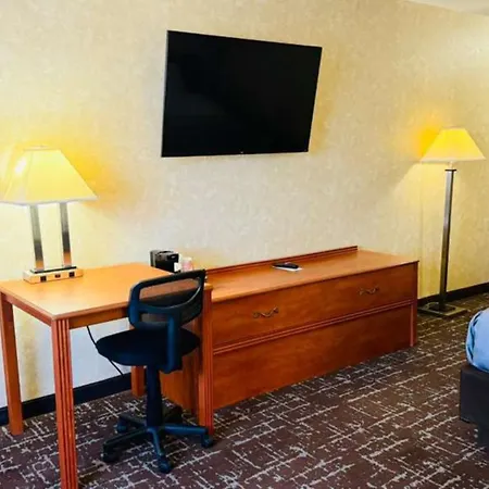 Quality Inn Marshall Near University-2