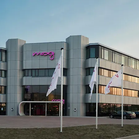 Moxy Amsterdam Schiphol Airport-2