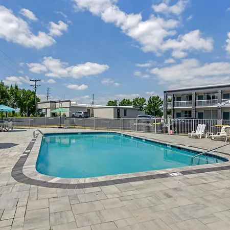 Suburban Studios Verona - Staunton North-3