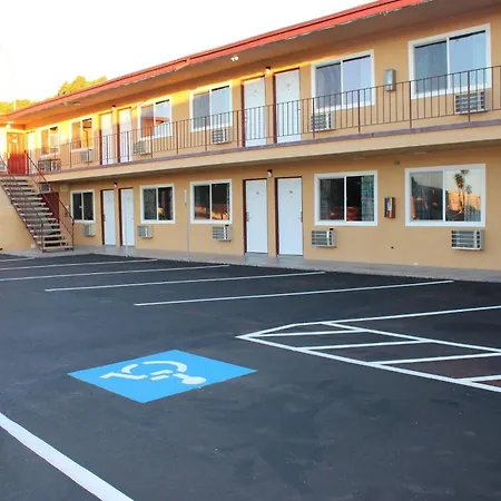 Rodeway Inn Yuma Downtown-3