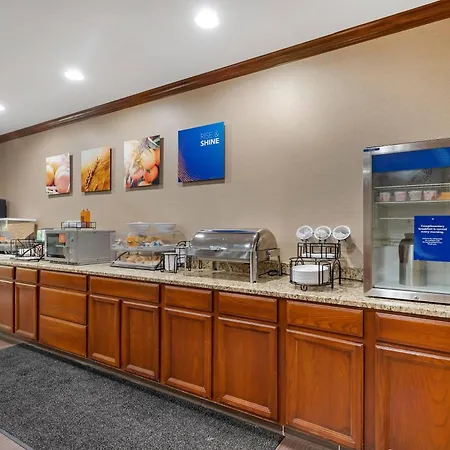 Comfort Inn & Suites East Moline Near I-80-3
