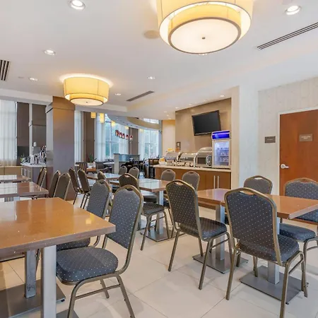 Comfort Suites Miami Airport North-3