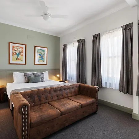 George Inn Rooms At Royal Tenterfield-3