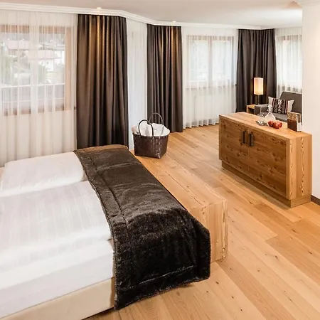 Hotel Dorfer Alpine&Charming-3