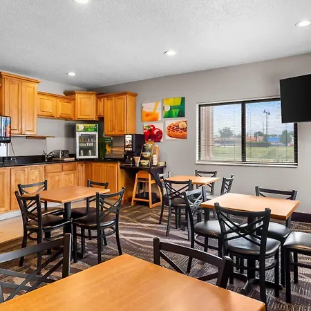 Quality Inn Beloit-3