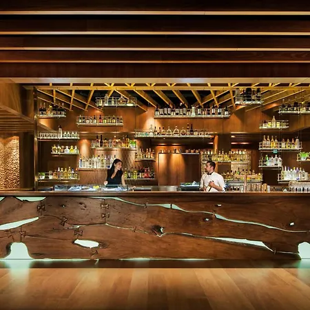 Four Seasons Hotel Sydney-2