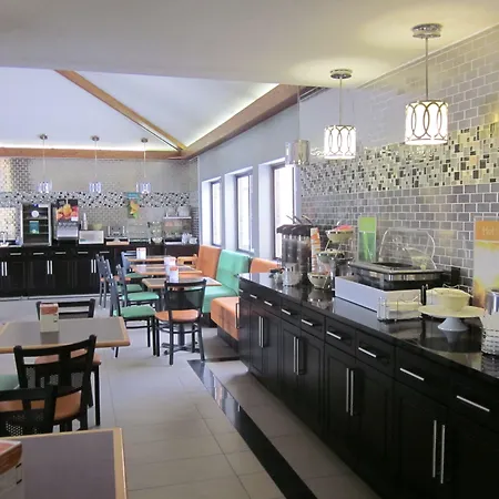 Quality Inn Upper Sandusky-2