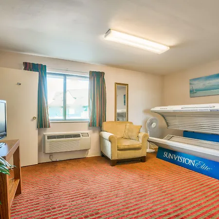 Quality Inn Saint Ignace I-75-3