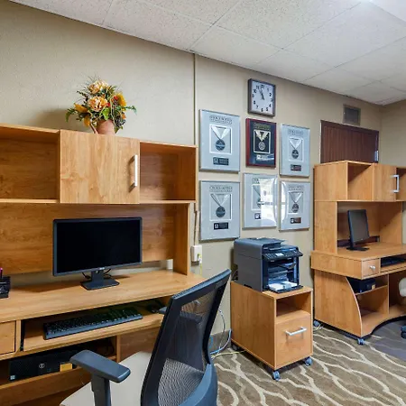 Comfort Inn & Suites - Near Robins Air Force Base Main Gate-2