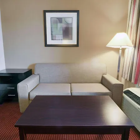 Quality Inn & Suites Clarksville-3