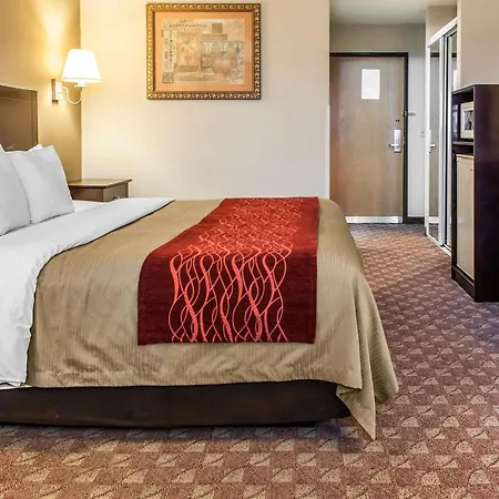 Quality Inn Defiance-2
