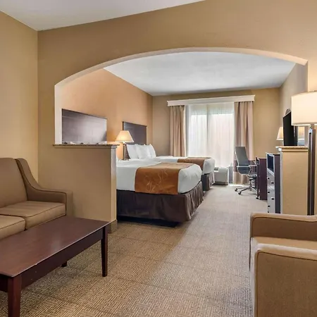 Comfort Suites Near Route 66-2