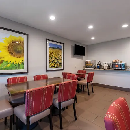 Comfort Inn & Suites Hays I-70-2
