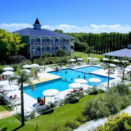 Howard Johnson Hotel & Convention Center Madariaga - Carilo-3