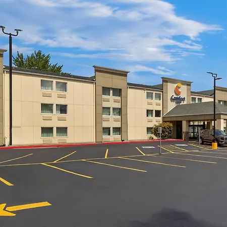 Comfort Inn Mayfield Heights Cleveland East-2