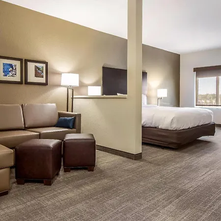 Comfort Suites Brunswick Town Center-3