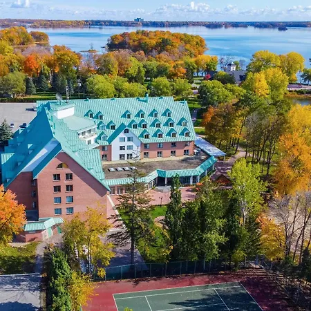 Chateau Vaudreuil-3