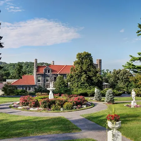 Tarrytown House Estate-3