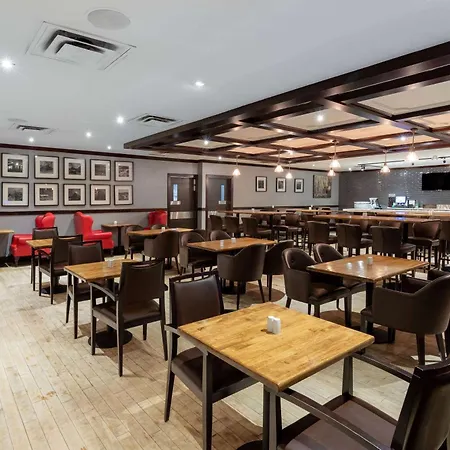 Ramada By Wyndham Northern Grand Hotel & Conference Centre-3