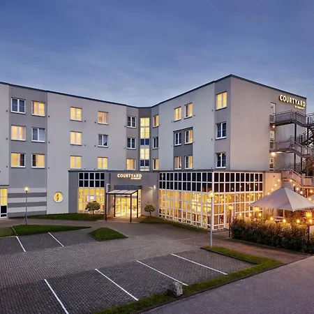 Courtyard By Marriott Dortmund-3