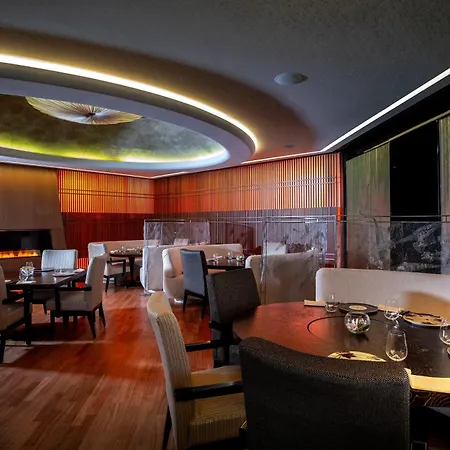 Four Seasons Hotel-3