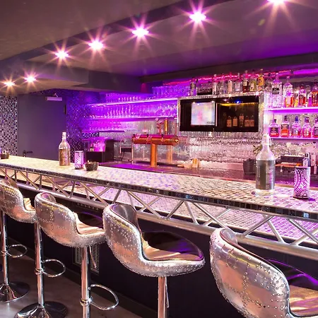Plaza Inn Stays Design Dortmund-3