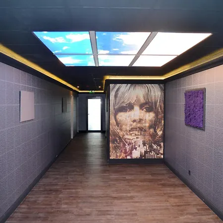 Plaza Inn Stays Design Dortmund-3