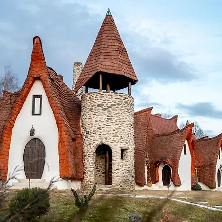 Castelul De Lut - Eco Boutique Guesthouse (Adults Only)-2