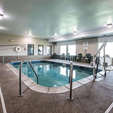 Quality Inn & Suites Mendota Near I-39-2