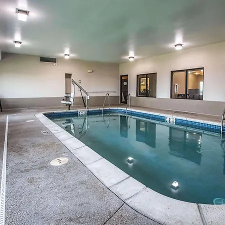 Quality Inn & Suites Mendota Near I-39-3
