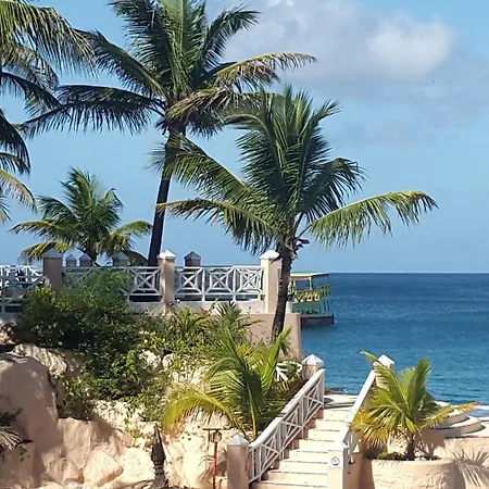 Coco Reef Resort & Spa-3