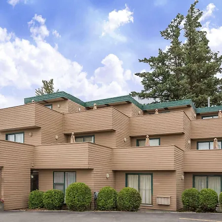Ramada By Wyndham-3