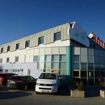 LifeHotel Vienna Airport-3