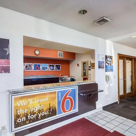 Motel 6-Saukville, Wi-3