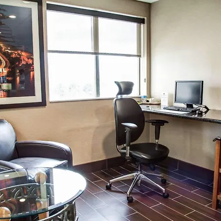 Comfort Suites Lombard - Addison-2