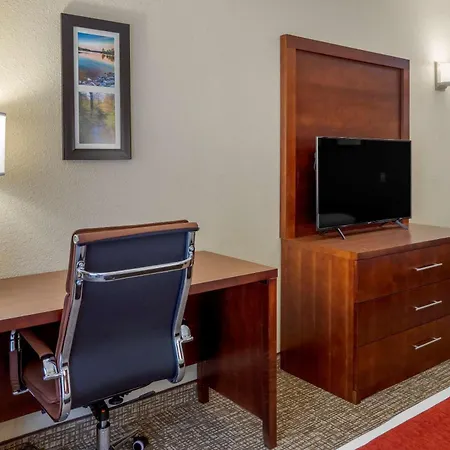 Comfort Inn & Suites Canton Riverstone Area-2