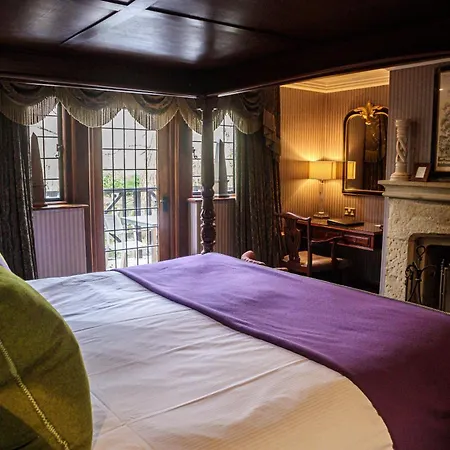 Langshott Manor - Luxury Hotel Gatwick-3