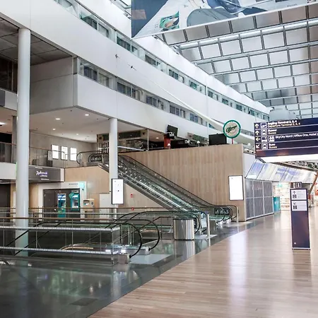 Radisson Blu Airport Terminal Hotel-3