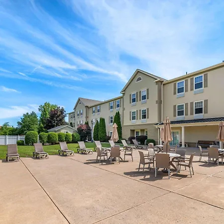 Comfort Inn & Suites Hadley - Amherst-2