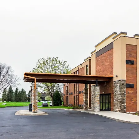 Quality Inn & Suites Arden Hills - Saint Paul North-3